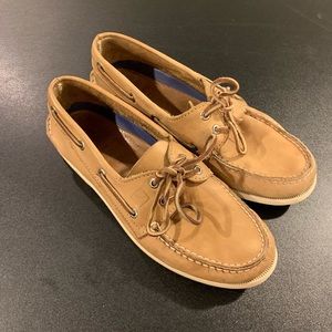 NICE sperry topsider boat shoes ! Size 9 men